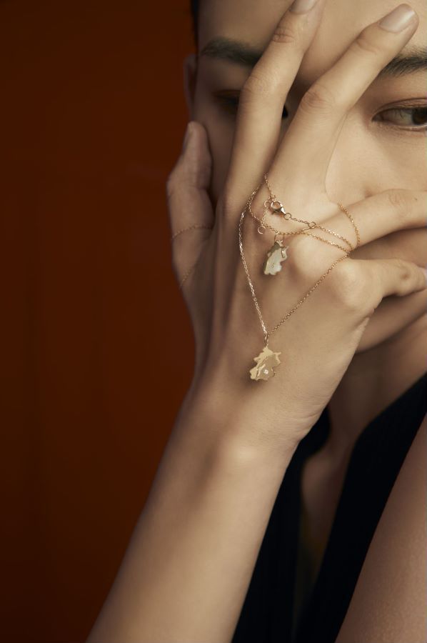 这个新金饰品牌用了八年，把店从淘宝开进万象城和太古里