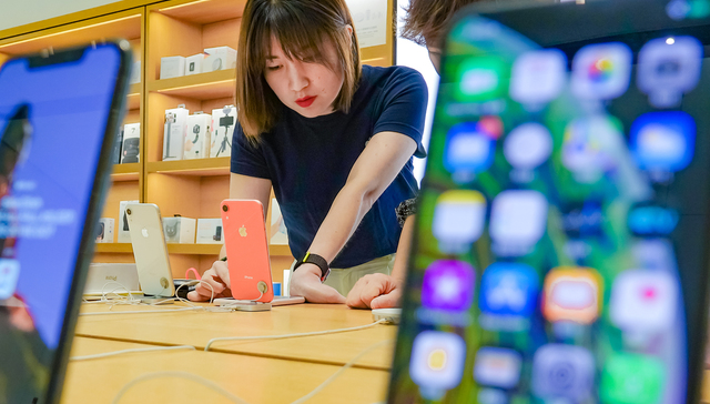 美团闪购抢渠道：买iPhone半小时送达，但拿下手机卖场并非易事