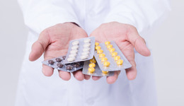 CXO板塊暴跌，多位基金經(jīng)理發(fā)聲：靜態(tài)估值與機(jī)構(gòu)持倉水平近10年低位