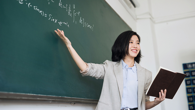 2021年全国教育事业发展统计：九年义务教育巩固率95.4%