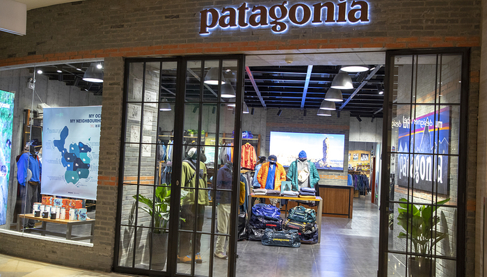 为了拯救地球，这个户外品牌创始人把价值30亿美元的公司都捐了！