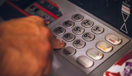 “看得见的变化”，银行2022年上半年绿色贷款余额增速明显