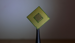 封、测分离趋势加重，测试业没有顶峰