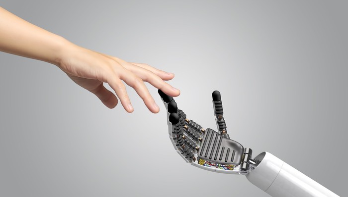 核酸机器人、抗病毒材料口罩，全国双创周里“抗疫科技”