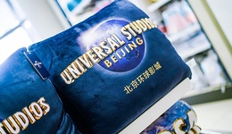 前后信披打脸，“不涉及环球影城概念”的新华联五连板