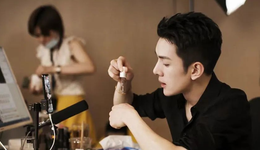 花西子終于等回李佳琦