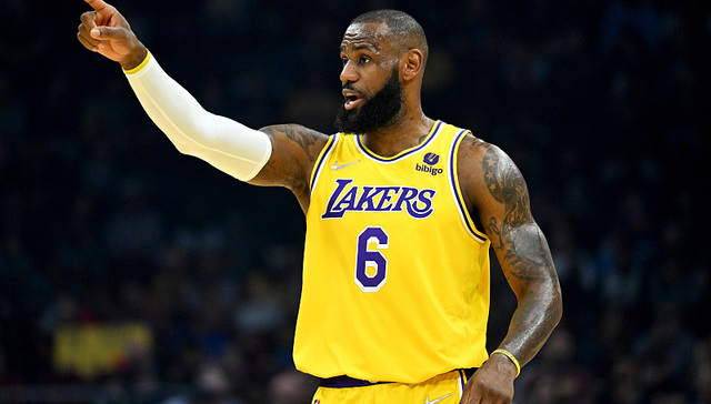 詹姆斯换上超巨同款发型，父子同场NBA继续等待