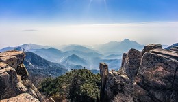 重要股东频繁减持，雷军已套现16亿元，石头科技股价还会跌吗？