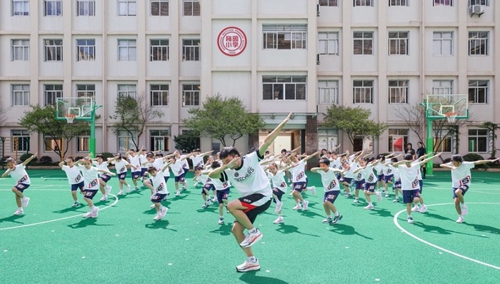 街舞巴黎奥运初亮相，运动品牌切入细分