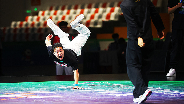 【图集】起源纽约街头，进入巴黎奥运会：霹雳舞竞技在中国