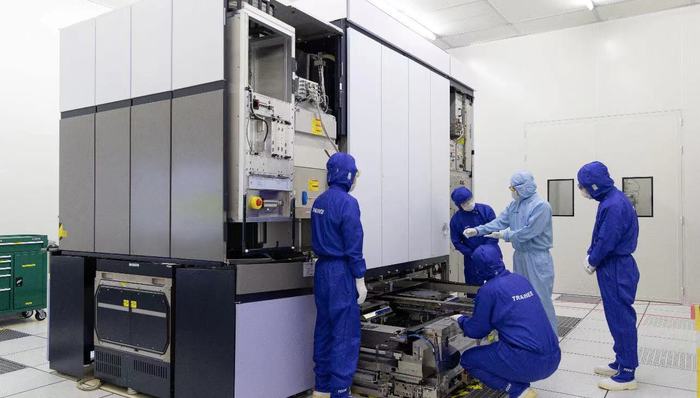 阿斯麦中国五年员工增长两倍，光刻机巨头谈如何在华“抢”人才