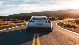 半年合计亏掉近百亿，蔚来、小鹏、理想“赔本赚吆喝”