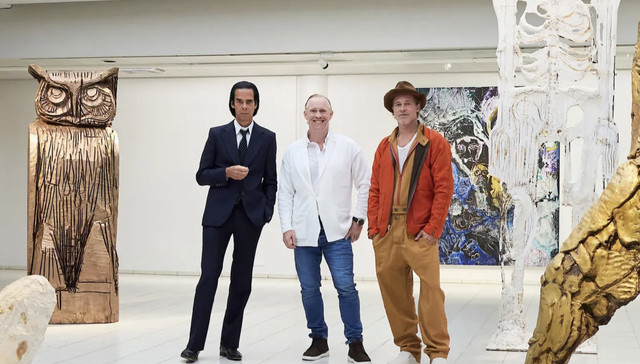 20000页单卷本《海贼王》发行，布拉德·皮特首度展出雕像作品｜文化周报