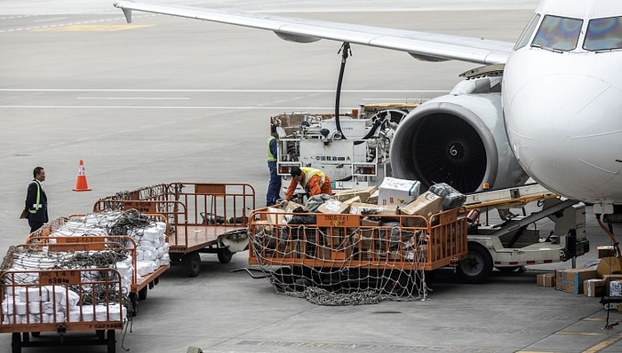 价格战之后，为什么快递公司争着运大闸蟹？