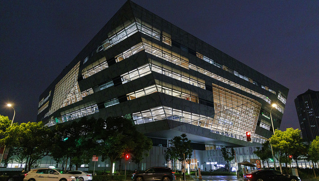 【图集】上海图书馆东馆开馆：国内单体建筑面积最大的“智慧书房”