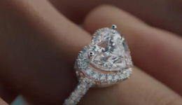 DR钻戒：一门“高价贩卖爱情”的暴利生意