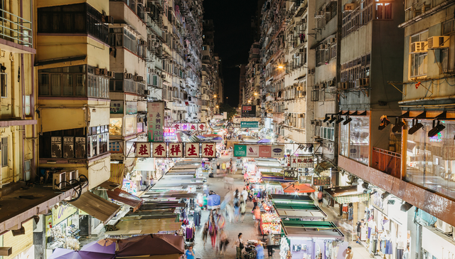 香港楼价跌回三年半前，明年中或再下跌8%