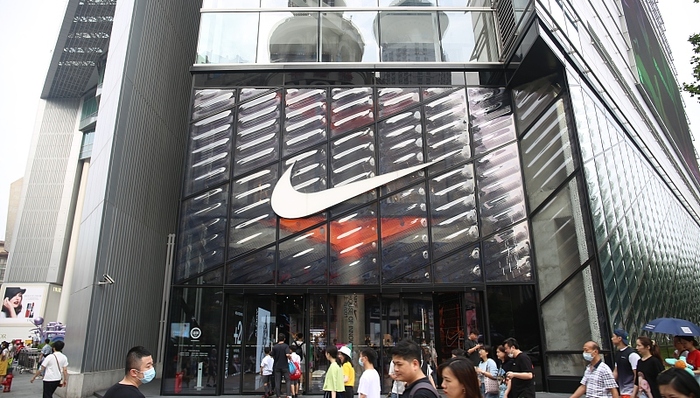 耐克2023财年一季度营收127亿美元，大中华区颓势初止