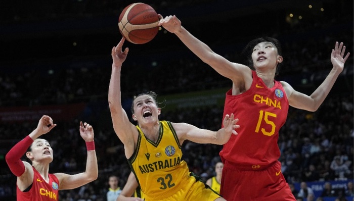 中国女篮罚球绝杀澳大利亚，进军世界杯决赛追平历史最佳
