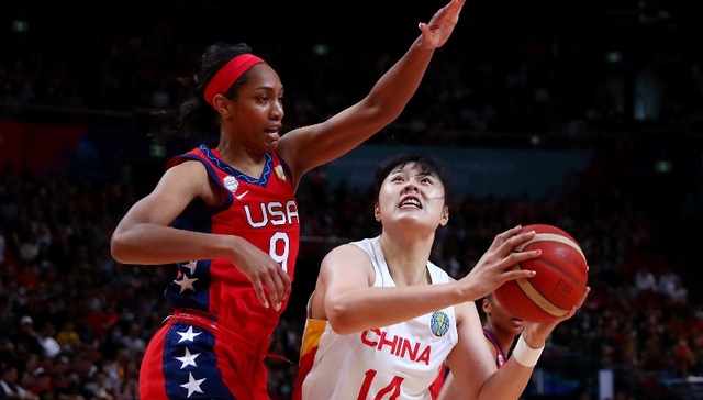 中国女篮收获世界杯银牌，追平历史最好成绩