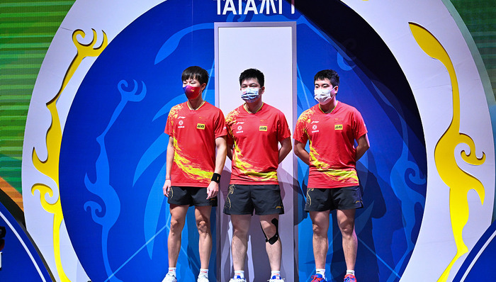 中国男、女乒全胜晋级世乒赛16强，淘汰赛中、瑞男团落入同一半区