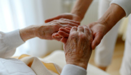 上海首次制訂健康老齡化行動方案：到2025年人均健康預(yù)期壽命不低于71歲