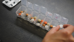 全球首創(chuàng)藥物上市、股價2天腰斬：創(chuàng)新藥研發(fā)不是“唯分子導(dǎo)向”