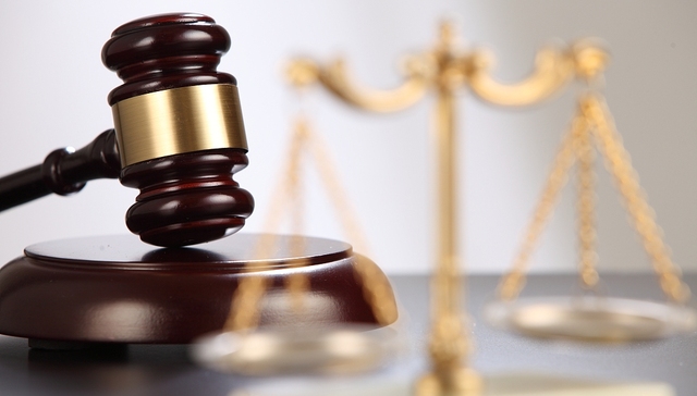 诈骗分子冒充银行员工骗走公司两百多万，财务审核不严被起诉，法院为何驳回？|局外人