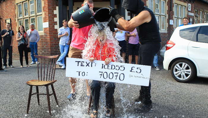 “冰桶挑战”迎来美好结局，资助的首个渐冻症新药在美获批