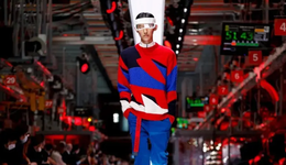 法拉利賣風衣，保時捷賣菜刀，意欲何為？