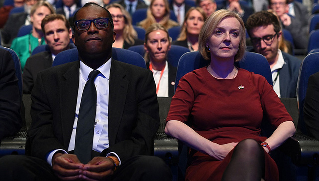 牺牲财长求生？英国首相宣布减税政策大逆转