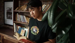 蘇米賽：很感謝中國幫我們修建鐵路，中老鐵路對加快中老經(jīng)濟(jì)走廊建設(shè)有重要意義 | 老外講故事·海外員工看中國（40）