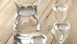 贵州茅台、山西汾酒三季报业绩“报喜”，白酒行业回暖了？