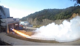 真空型液氧甲烷火箭发动机完成首次全系统热试车，为国内推力最大