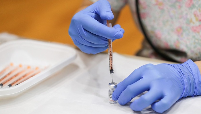 卖掉明星肿瘤药后，云顶新耀全力转向新冠疫苗