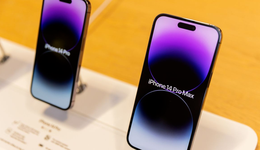 苹果，正在“塌方”的“西方贵族”？