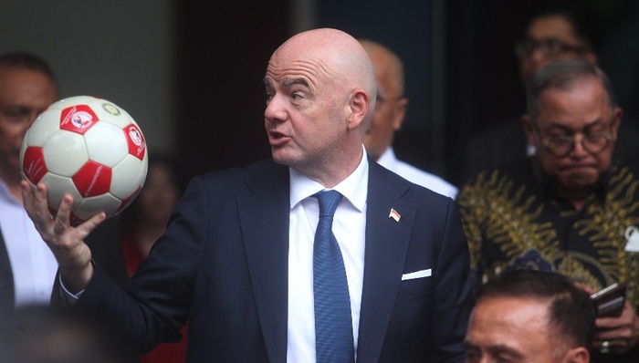 内马尔转会案开庭，国际足联出台新规管理百亿美元转会市场