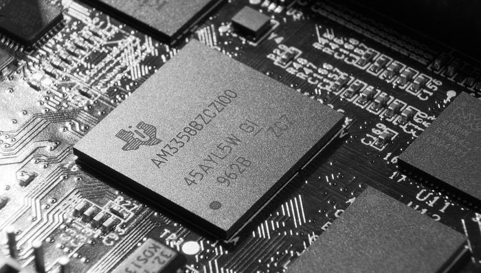 芯片寒潮蔓延至工业领域，德州仪器预计四季度收入不及预期