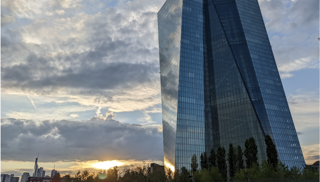 欧洲央行再次加息75个基点，欧元区面临经济停滞