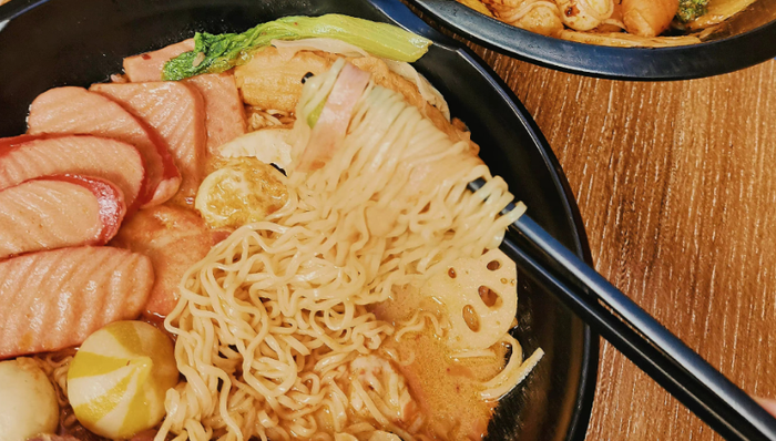 杨国福,麻辣烫,上市,创业