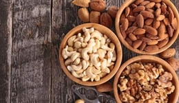 三只松鼠、盐津铺子：战略相似，命运迥异