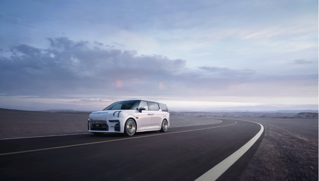 极氪首款MPV上市，售价49.9至58.8万元，明年1月交付