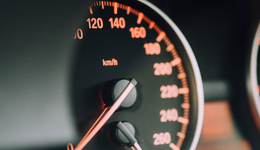 蔚小理真成了“磨刀石”？