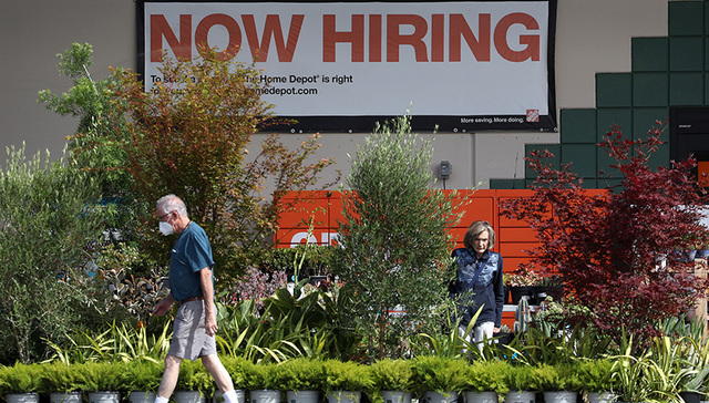 美国10月就业数据喜忧参半，雇主与员工开始担心未来