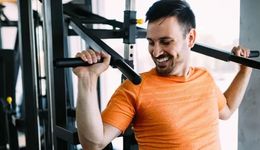 运动场上的“他经济”，男性需要一个“lululemon”吗？