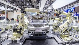 下一代航空發(fā)動(dòng)機(jī)、新版乒乓球機(jī)器人，進(jìn)博會(huì)上這些新裝備亮相｜進(jìn)博會(huì)未來(lái)范兒