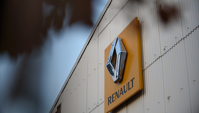 雷诺计划分拆电动汽车业务于明年IPO，吉利或50%入股其燃油车业务