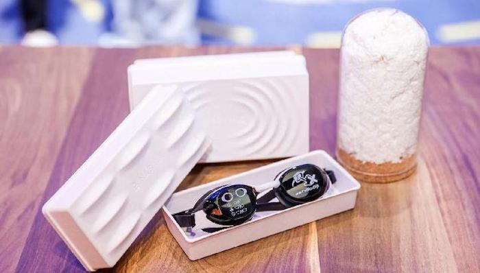 甘蔗渣做泳镜盒、现场搭建跑步实验室，体育展台上新｜进博会探馆