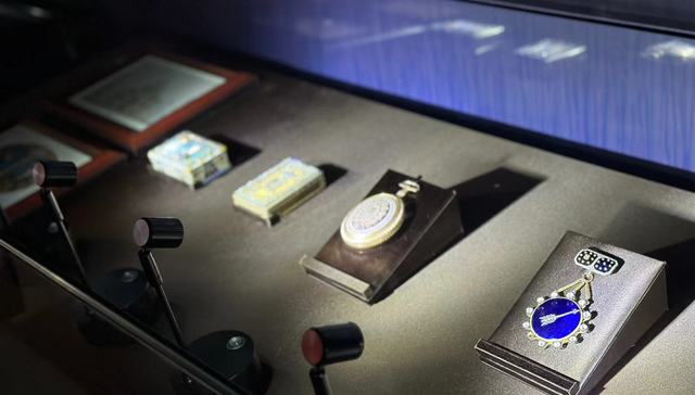 上海，进博会，拍卖,V,MUSE,拍卖行,金叶子,祖母绿,拿破仑