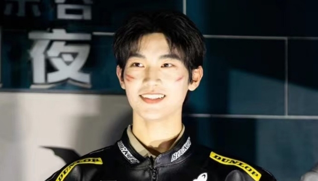 娱乐业,偶像工业,选秀,NPC男团,主题乐园,粉丝经济